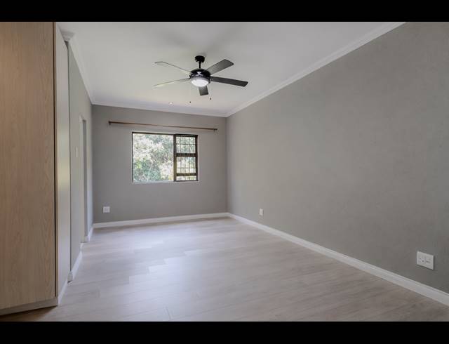 6 BEDROOM FREEHOLD FOR SALE IN BRYANSTON